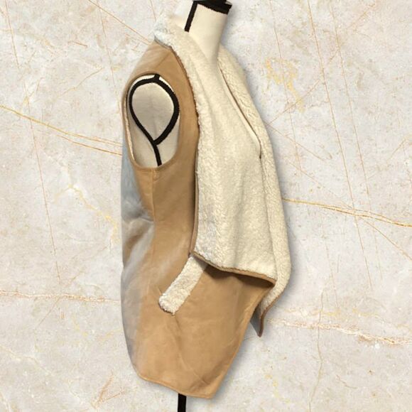 HAVE Flyaway Faux Fur Suede Women's Vest w Pockets in Camel Tan Small - Picture 5 of 12